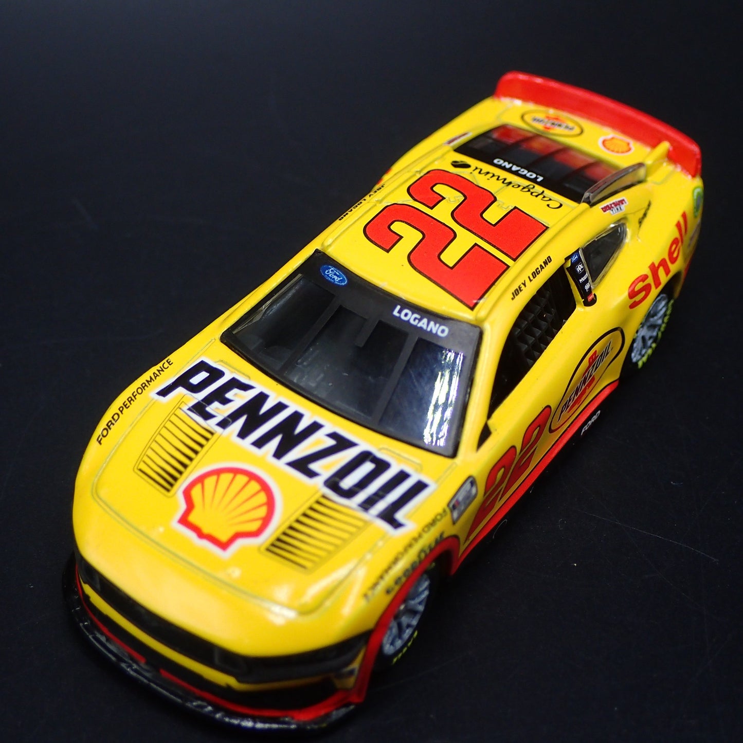 2024 24 FORD MUSTANG 22 JOEY LOGANO PENNZOIL NASCAR 1:64 SCALE DIECAST MODEL CAR