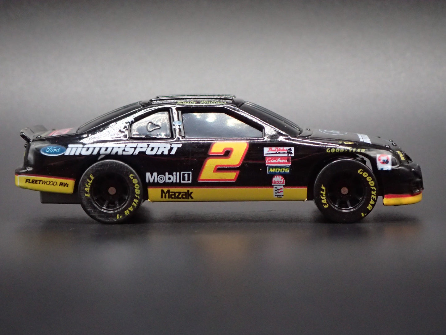 1995 95 FORD THUNDERBIRD 2 RUSTY WALLACE NASCAR 1:64 SCALE DIECAST MODEL CAR