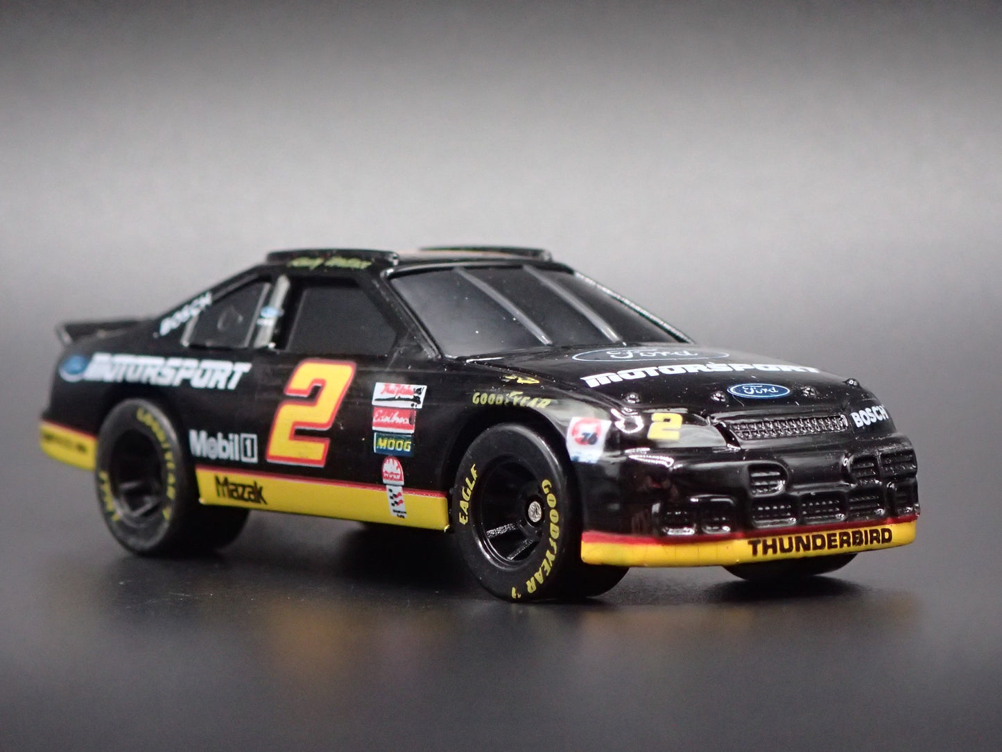 1995 95 FORD THUNDERBIRD 2 RUSTY WALLACE NASCAR 1:64 SCALE DIECAST MODEL CAR