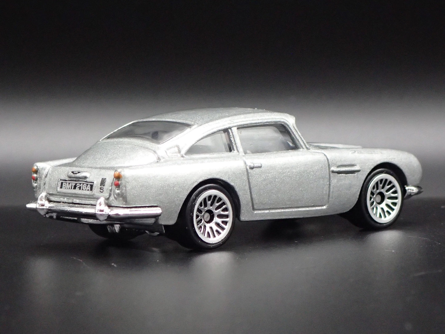 1963-1965 ASTON MARTIN DB5 SILVER 1/64 SCALE COLLECTIBLE DIECAST MODEL CAR