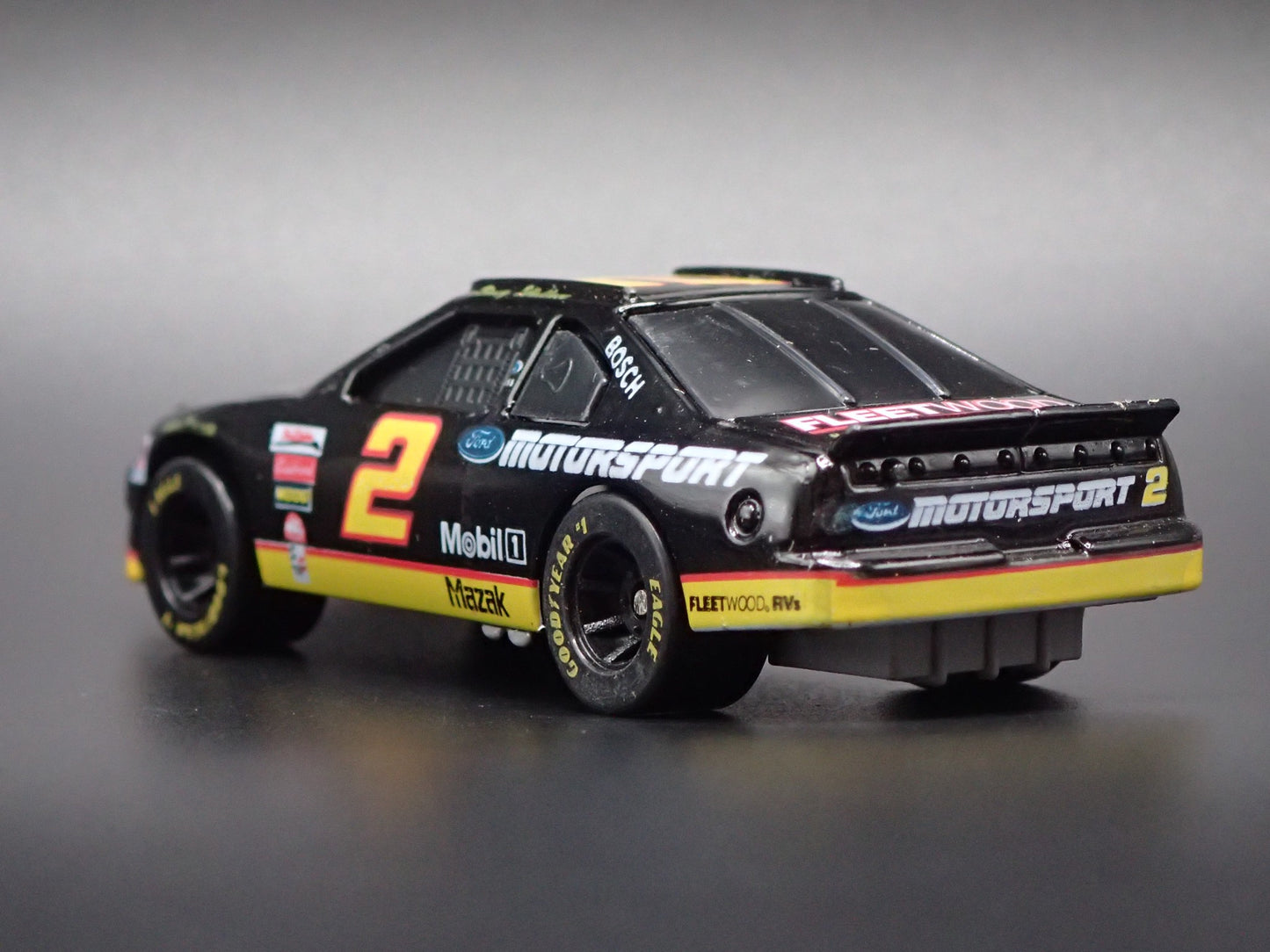 1995 95 FORD THUNDERBIRD 2 RUSTY WALLACE NASCAR 1:64 SCALE DIECAST MODEL CAR