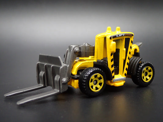 CONSTRUCTION FORKLIFT YELLOW 1:64 MB SCALE COLLECTIBLE DIORAMA DIECAST MODEL CAR
