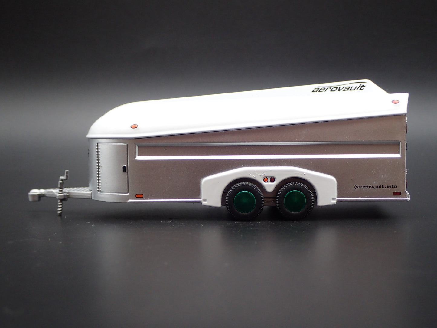 AEROVAULT MKII TRAILER GREEN MACHINE CHASE 1/64 SCALE DIORAMA DIECAST MODEL CAR