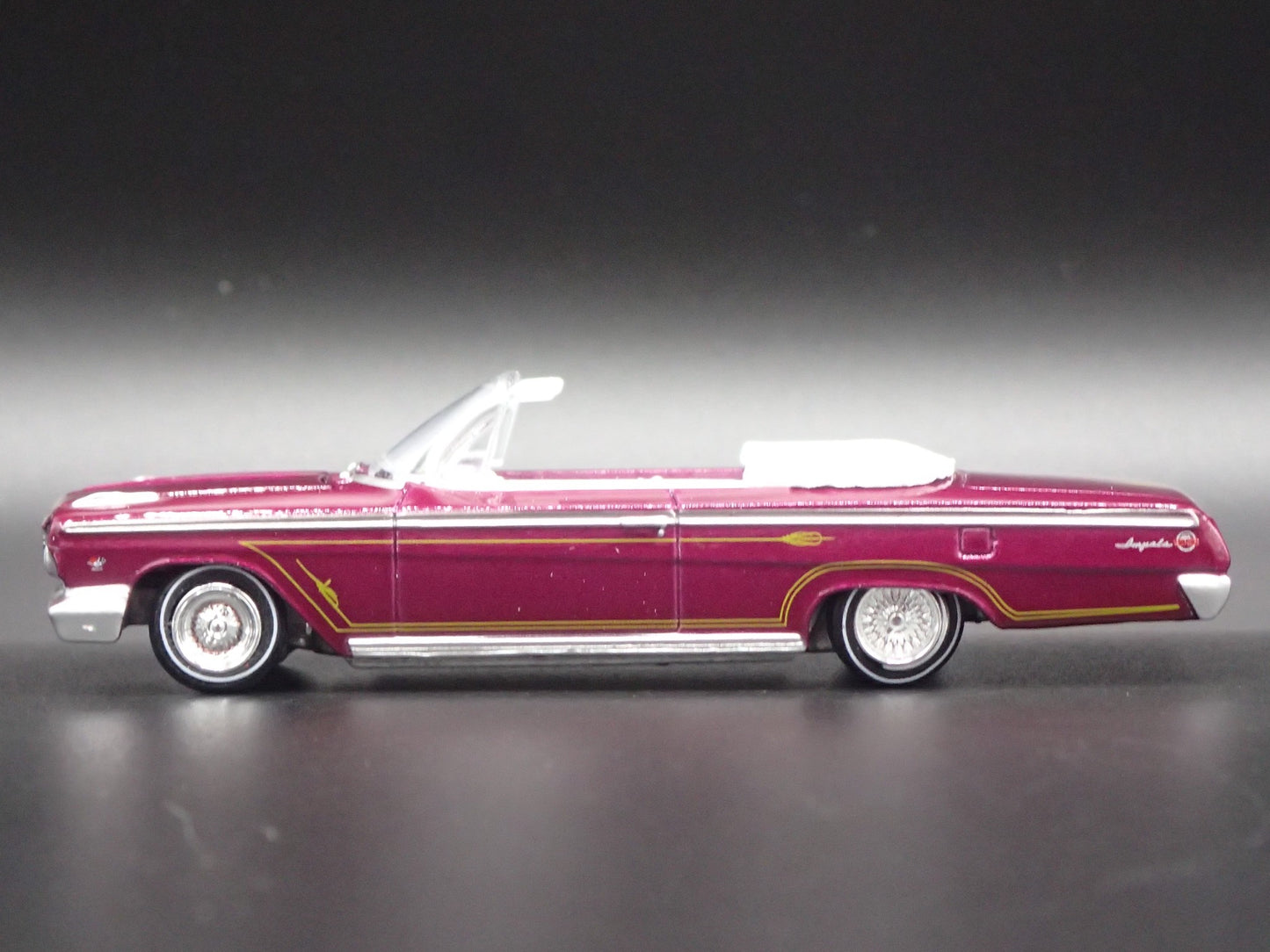 1962 CHEVY CHEVROLET IMPALA SS CONVERTIBLE LOWRIDER 1:64 SCALE DIECAST MODEL CAR