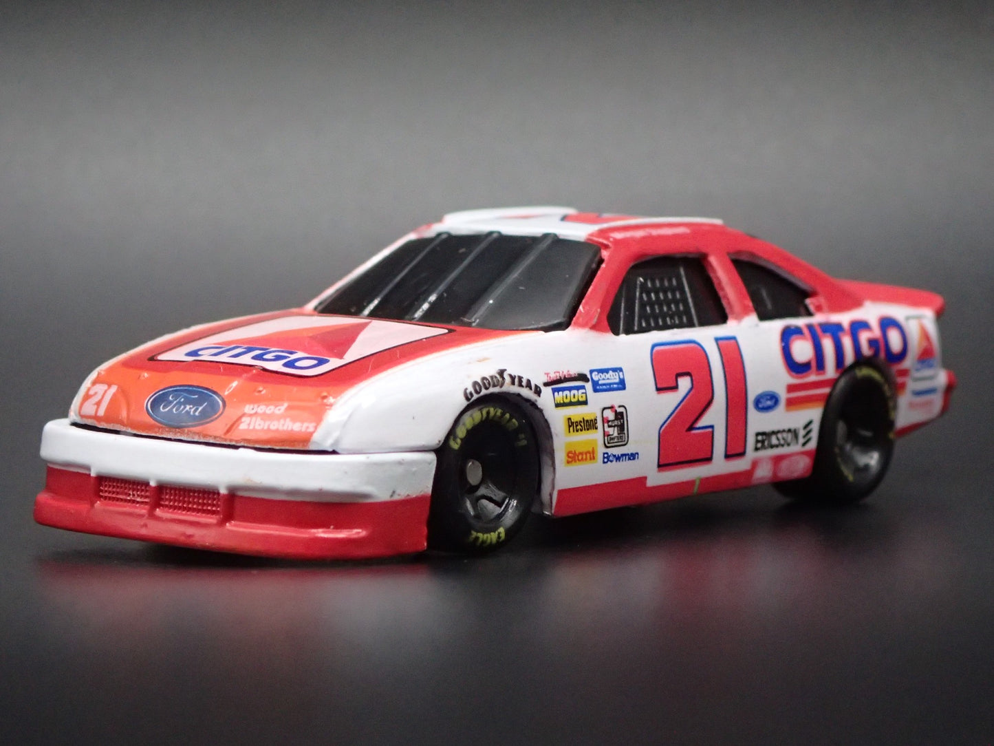 1993 93 FORD THUNDERBIRD 21 MORGAN SHEPHERD NASCAR 1/64 SCALE DIECAST MODEL CAR
