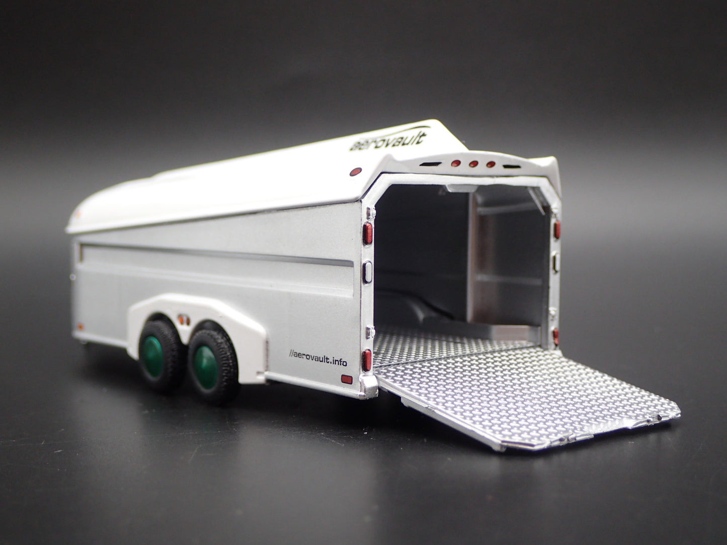 AEROVAULT MKII TRAILER GREEN MACHINE CHASE 1/64 SCALE DIORAMA DIECAST MODEL CAR