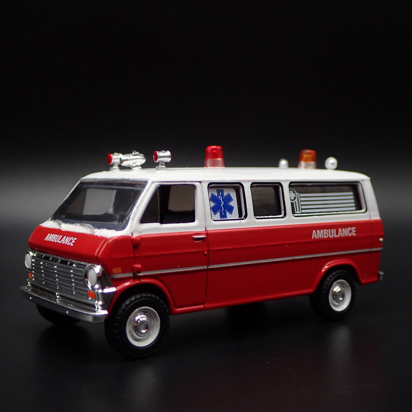 1970 70 FORD CLUB WAGON VAN AMBULANCE 1:64 SCALE COLLECTIBLE DIECAST MODEL CAR