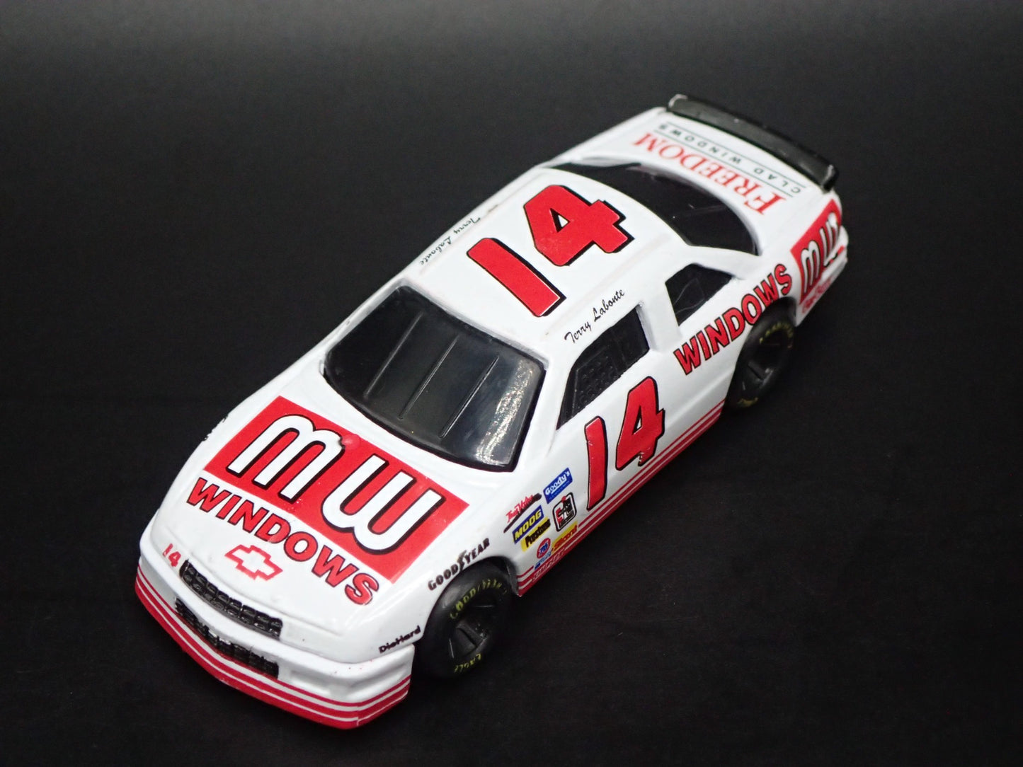 1995 CHEVROLET MONTE CARLO 14 TERRY LABONTE NASCAR 1:64 SCALE DIECAST MODEL CAR