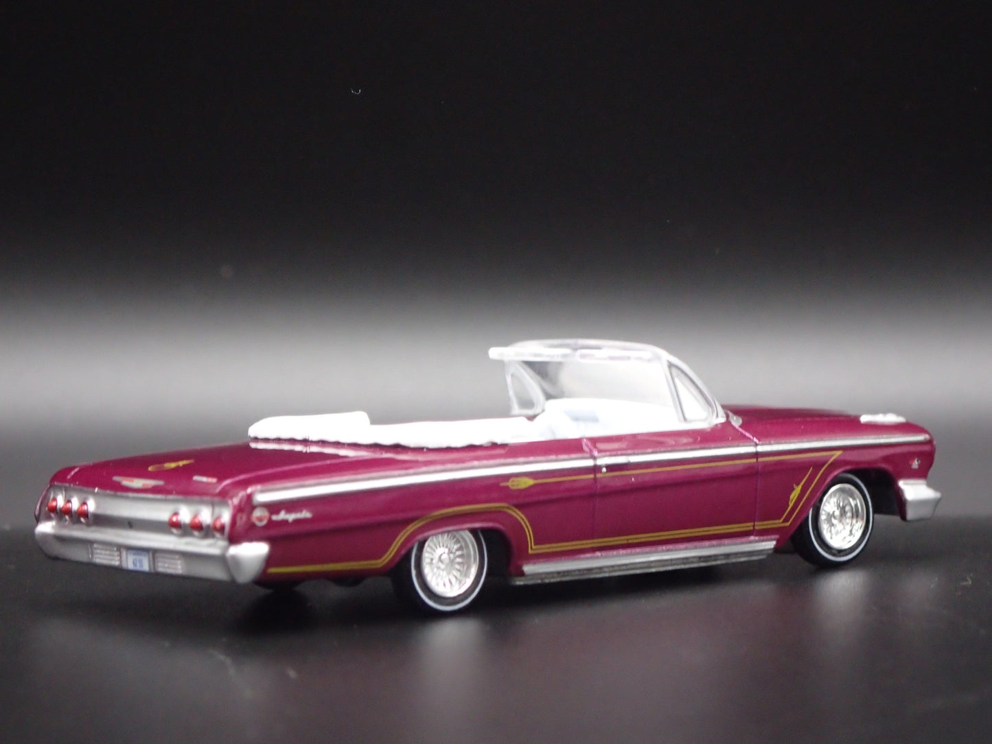 1962 CHEVY CHEVROLET IMPALA SS CONVERTIBLE LOWRIDER 1:64 SCALE DIECAST MODEL CAR