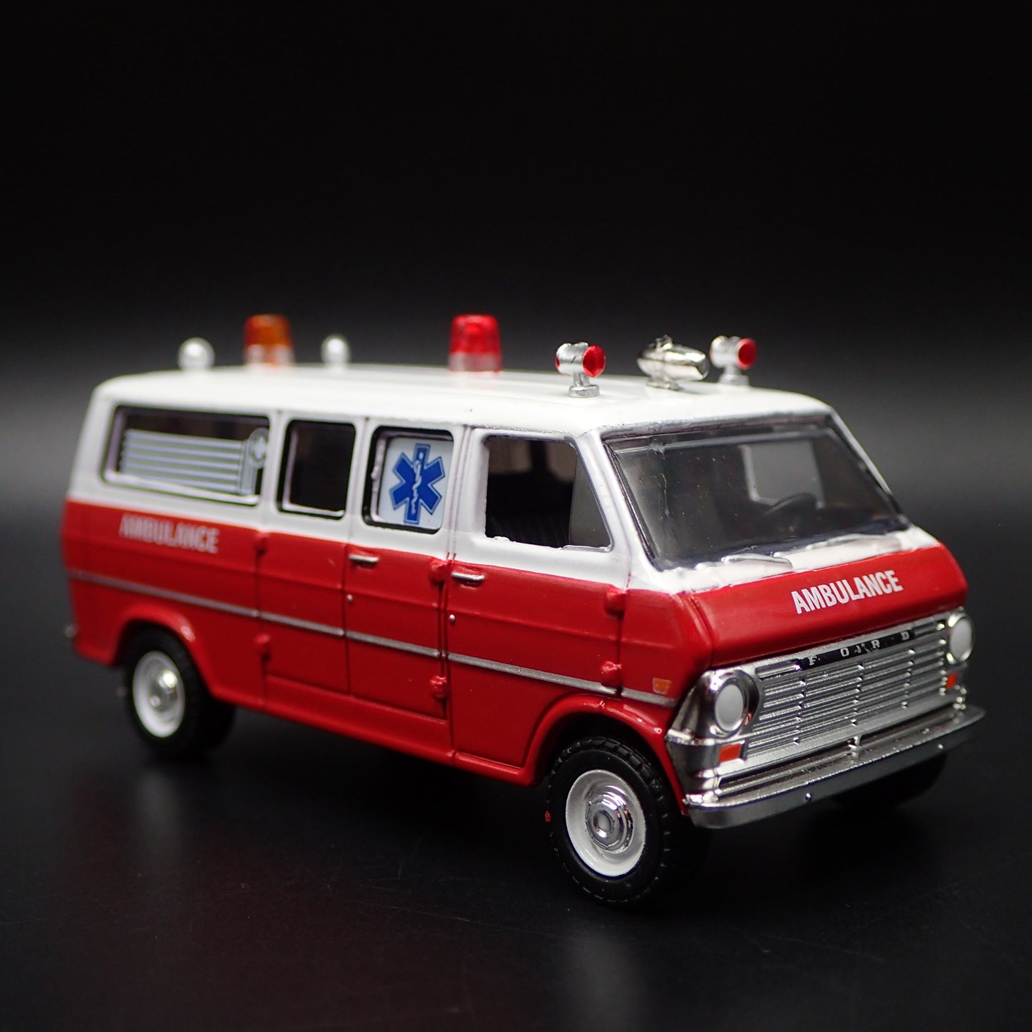1970 70 FORD CLUB WAGON VAN AMBULANCE 1:64 SCALE COLLECTIBLE DIECAST MODEL CAR