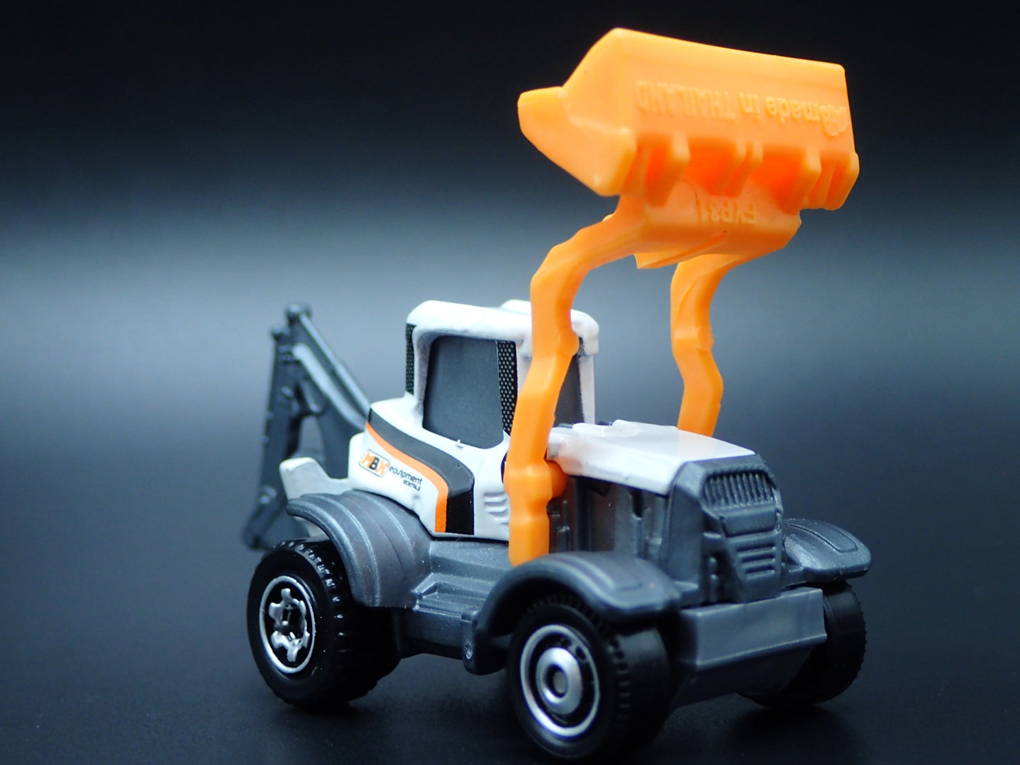 BACKHOE CONTRUCTION VEHICLE 1:64 MB SCALE COLLECTIBLE DIORAMA DIECAST MODEL CAR