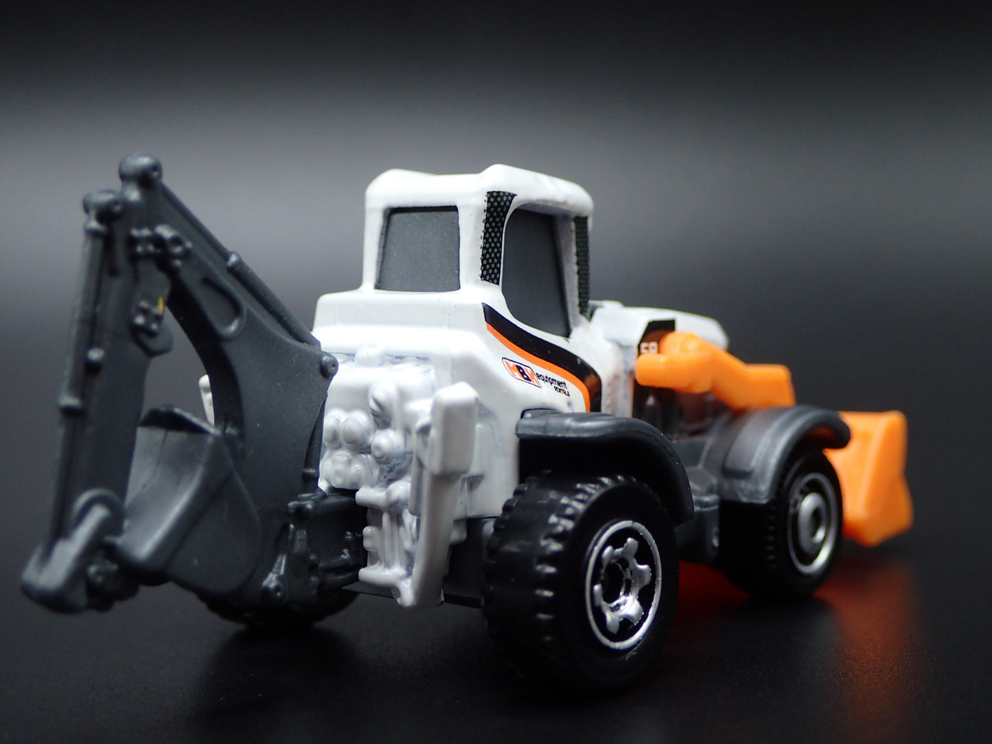 BACKHOE CONTRUCTION VEHICLE 1:64 MB SCALE COLLECTIBLE DIORAMA DIECAST MODEL CAR