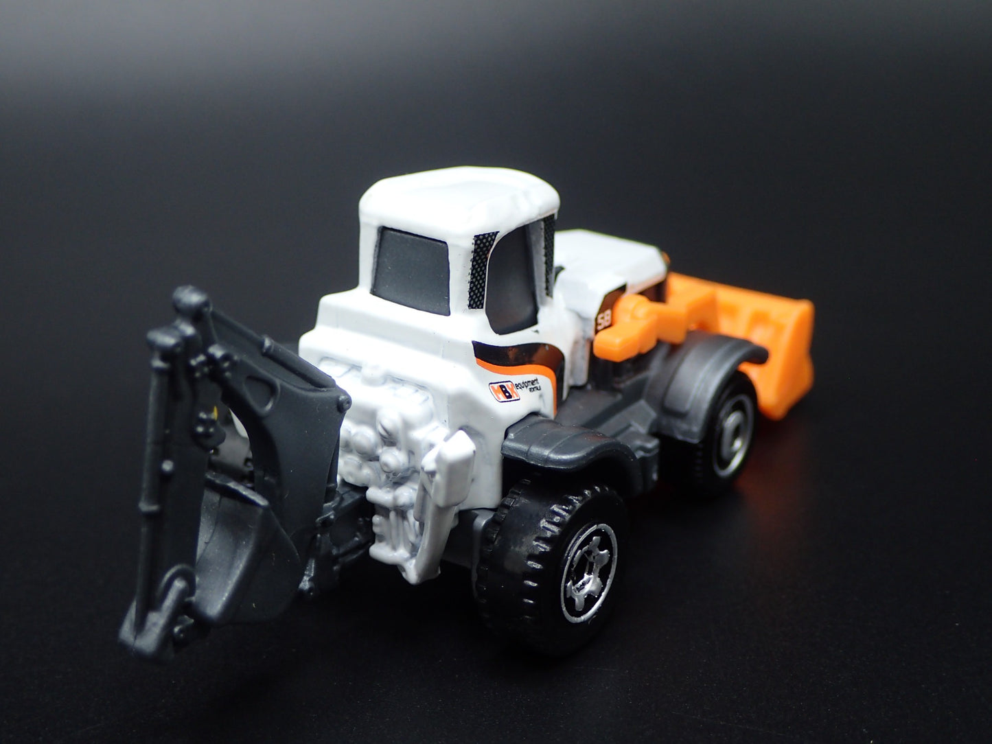 BACKHOE CONTRUCTION VEHICLE 1:64 MB SCALE COLLECTIBLE DIORAMA DIECAST MODEL CAR