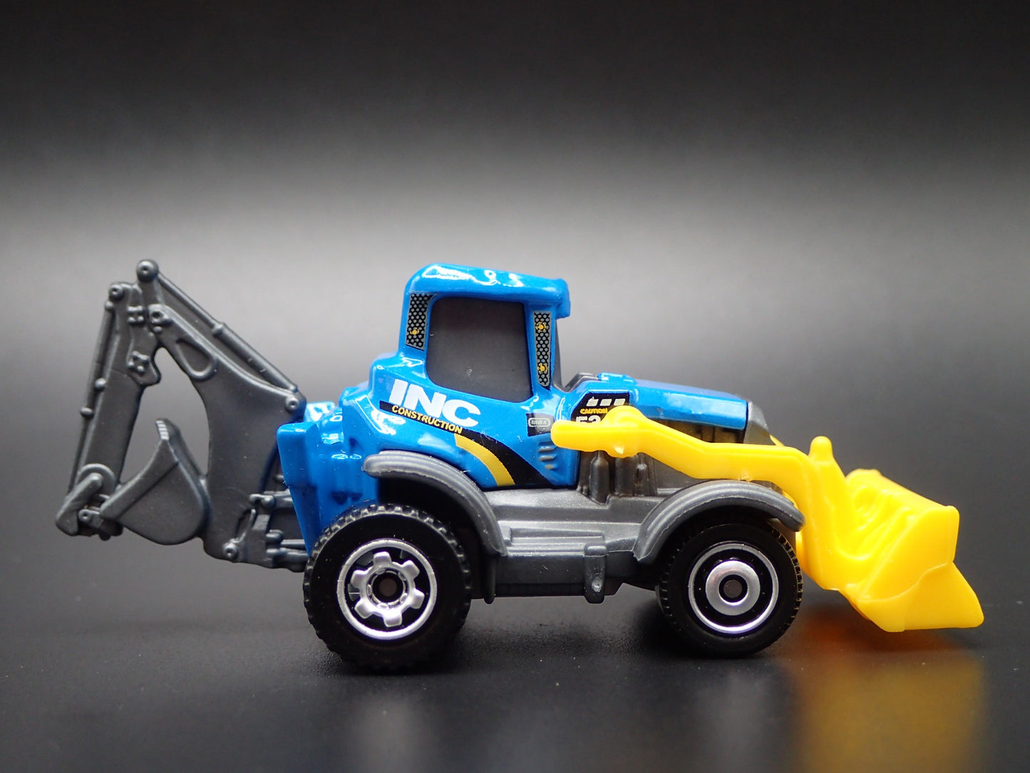 BACKHOE CONTRUCTION VEHICLE 1:64 MB SCALE COLLECTIBLE DIORAMA DIECAST MODEL CAR