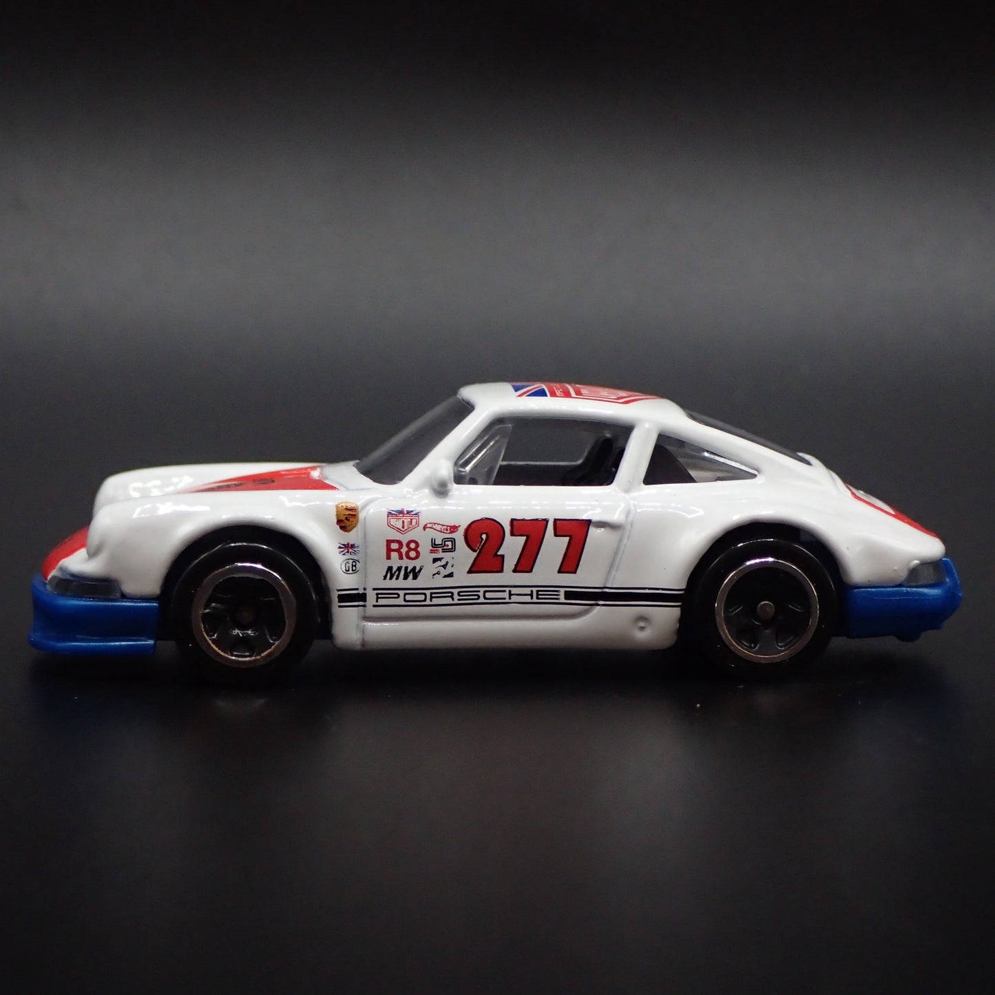 1971 71 PORSCHE 911 MAGNUS WALKER URBAN OUTLAW MOMO 1:64 SCALE DIECAST MODEL CAR
