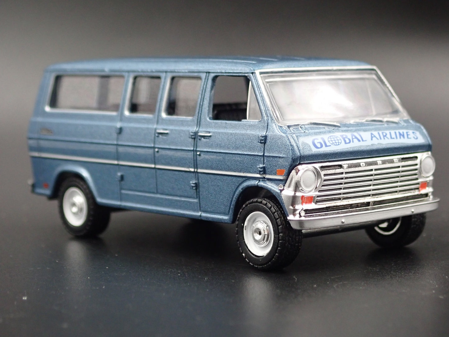 1969 69 FORD CLUB WAGON VAN SHUTTLE GLOBAL AIRLINES 1:64 SCALE DIECAST MODEL CAR