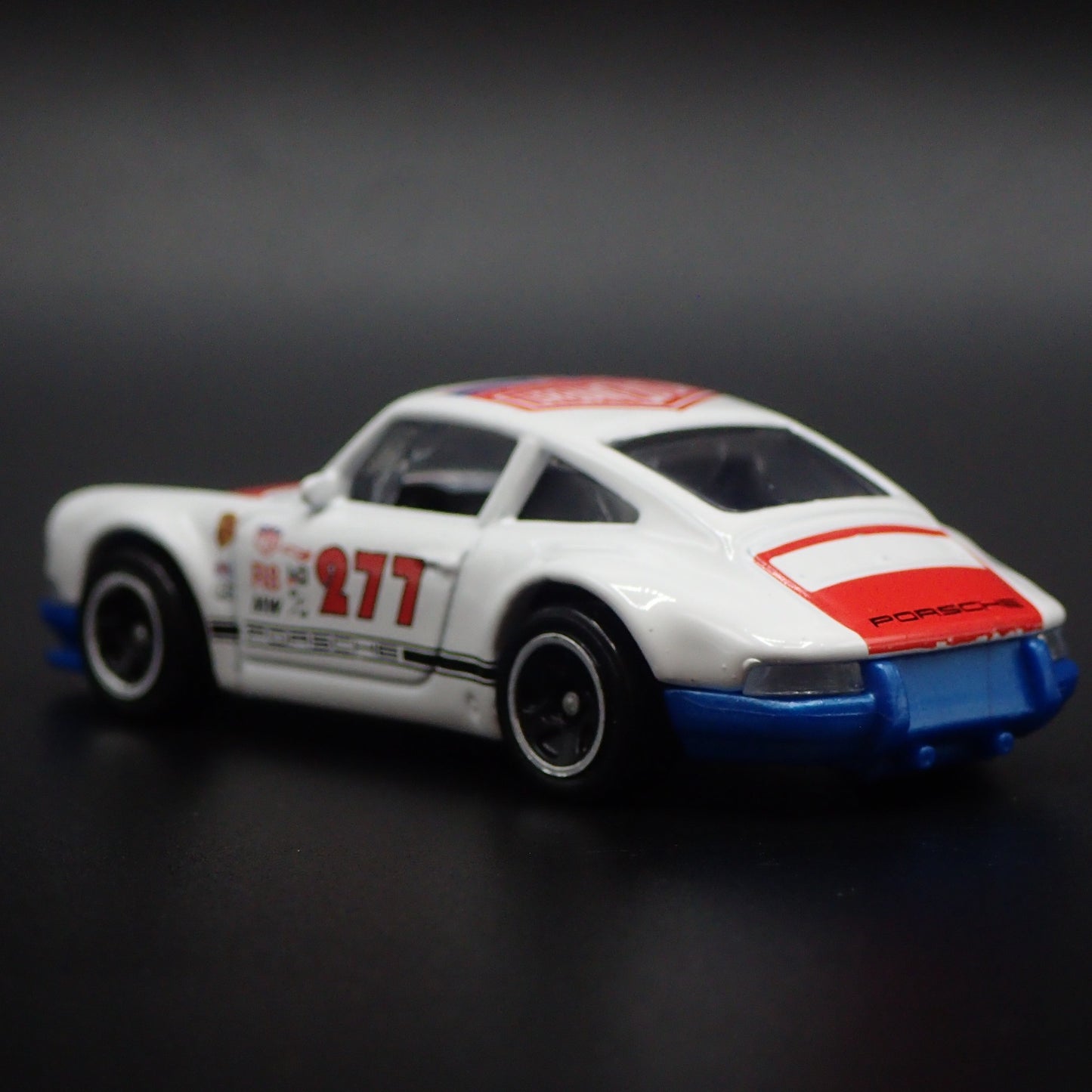 1971 71 PORSCHE 911 MAGNUS WALKER URBAN OUTLAW MOMO 1:64 SCALE DIECAST MODEL CAR