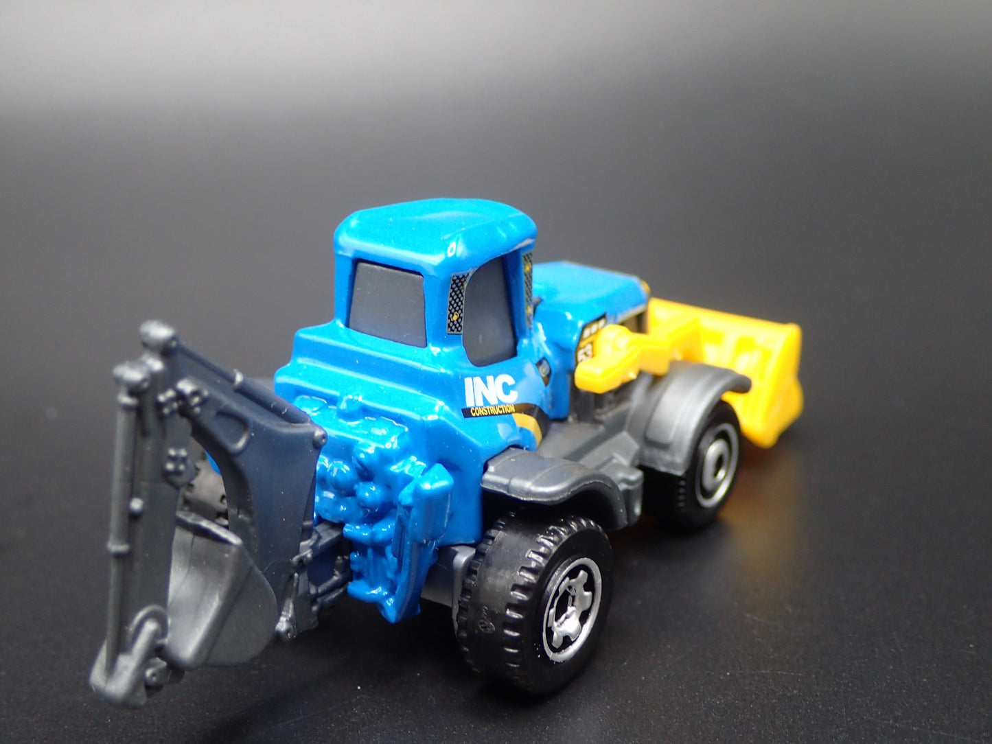 BACKHOE CONTRUCTION VEHICLE 1:64 MB SCALE COLLECTIBLE DIORAMA DIECAST MODEL CAR