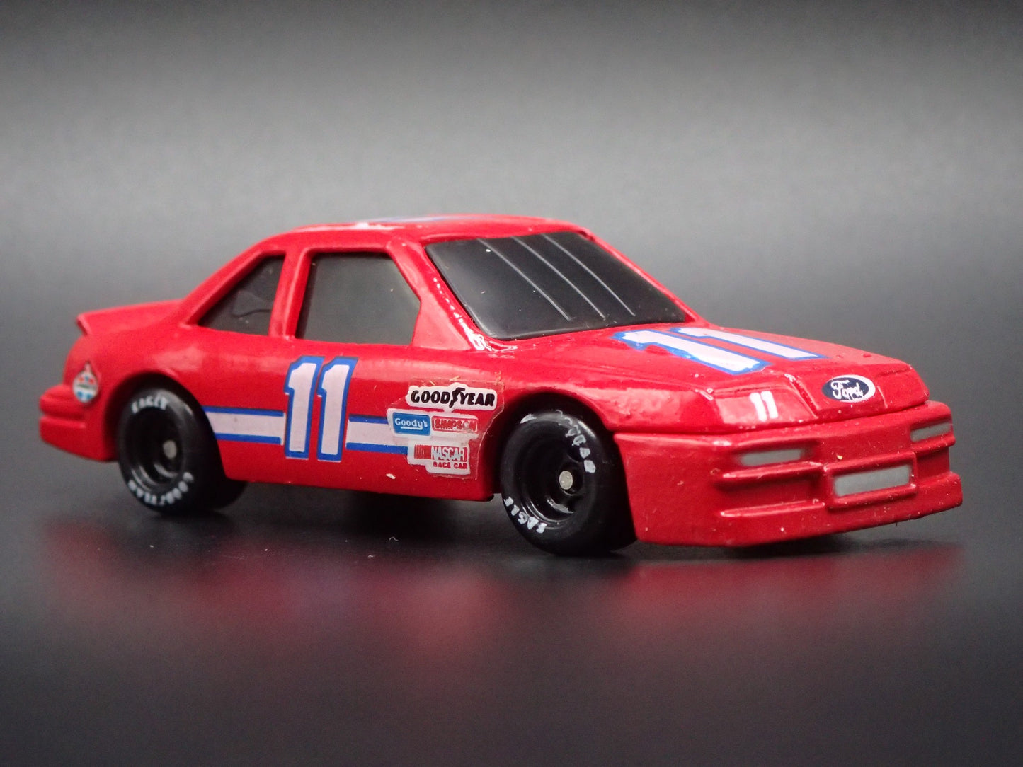 1992 92 FORD THUNDERBIRD 94 BILL ELLIOTT NASCAR 1:64 SCALE DIECAST MODEL CAR