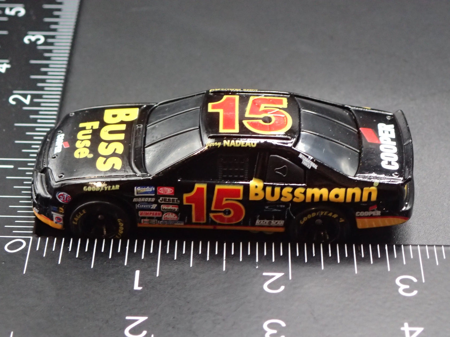 1995 95 FORD THUNDERBIRD 15 JERRY NADEAU NASCAR 1/64 SCALE DIECAST MODEL CAR