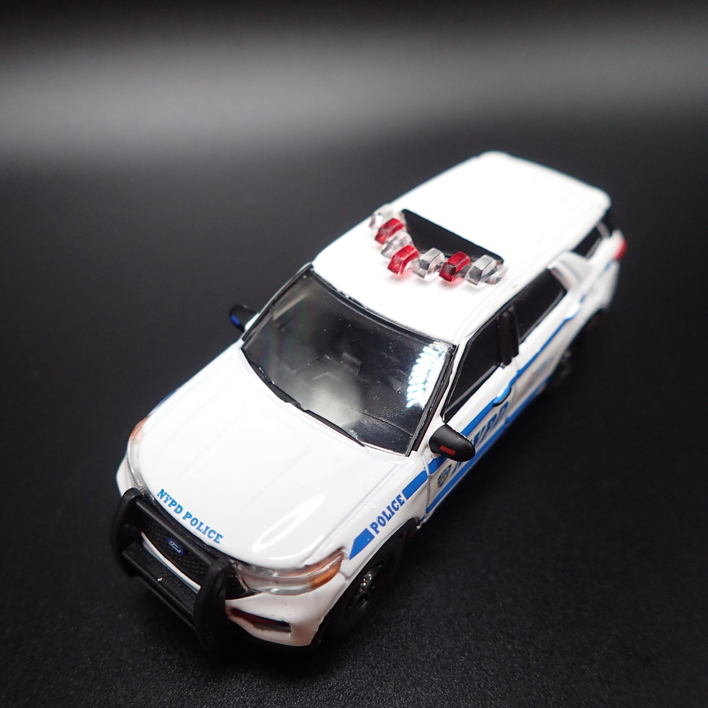 2020 FORD EXPLORER POLICE INTERCEPTOR UTILITY NYPD 1:64 SCALE DIECAST MODEL CAR