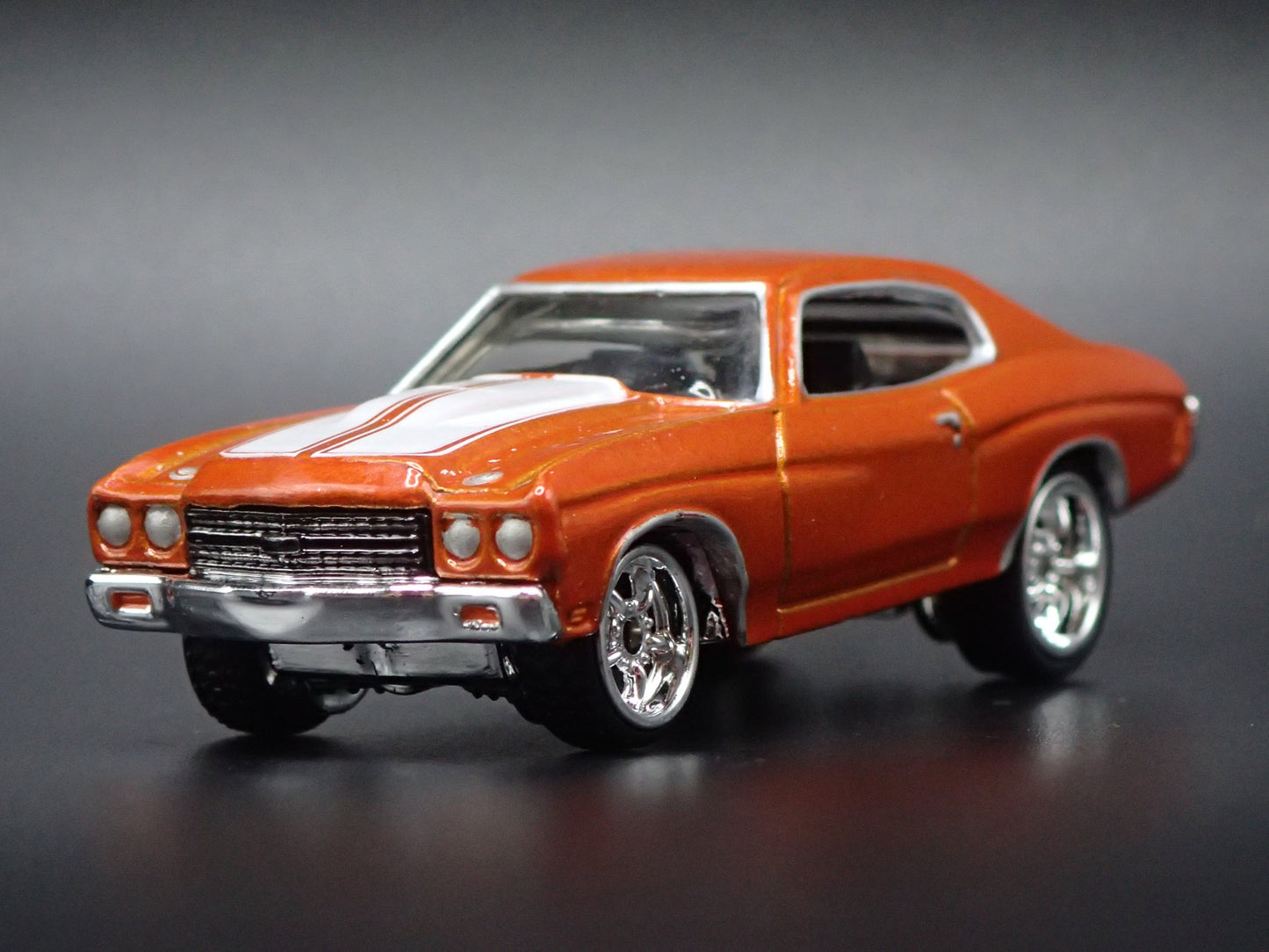 1970 70 CHEVY CHEVROLET CHEVELLE ORANGE 1:64 SCALE DIORAMA DIECAST MODEL CAR
