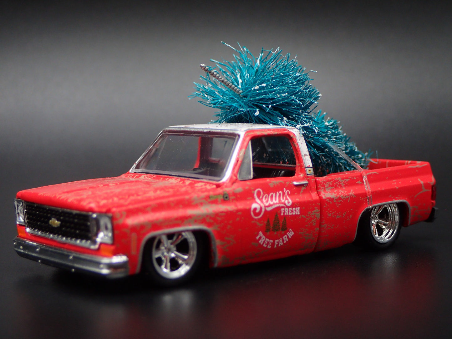 1977 CHEVY CHEVROLET SILVERADO 10 SQUAREBODY TRUCK XMAS 1/64 DIECAST MODEL CAR