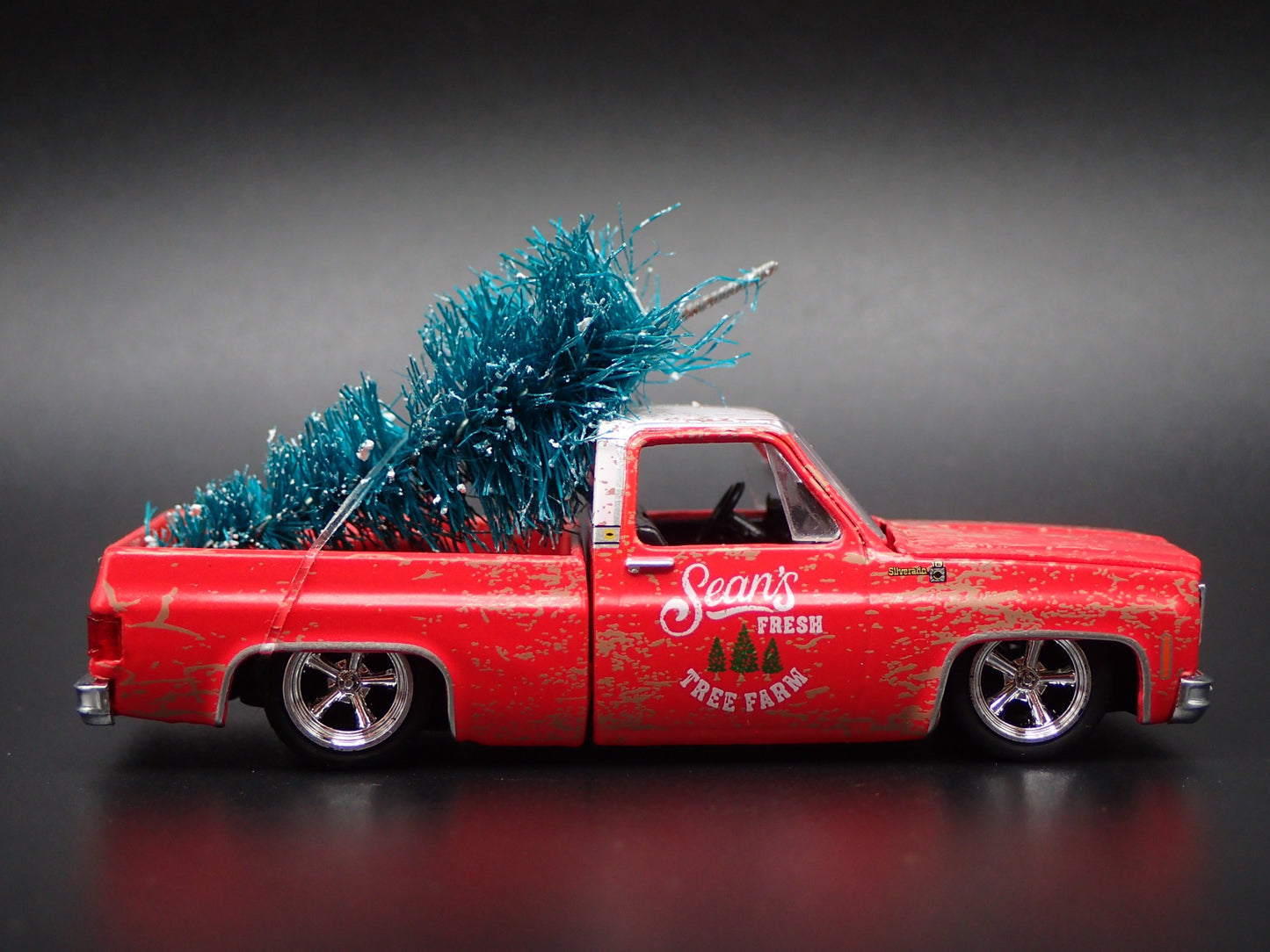 1977 CHEVY CHEVROLET SILVERADO 10 SQUAREBODY TRUCK XMAS 1/64 DIECAST MODEL CAR