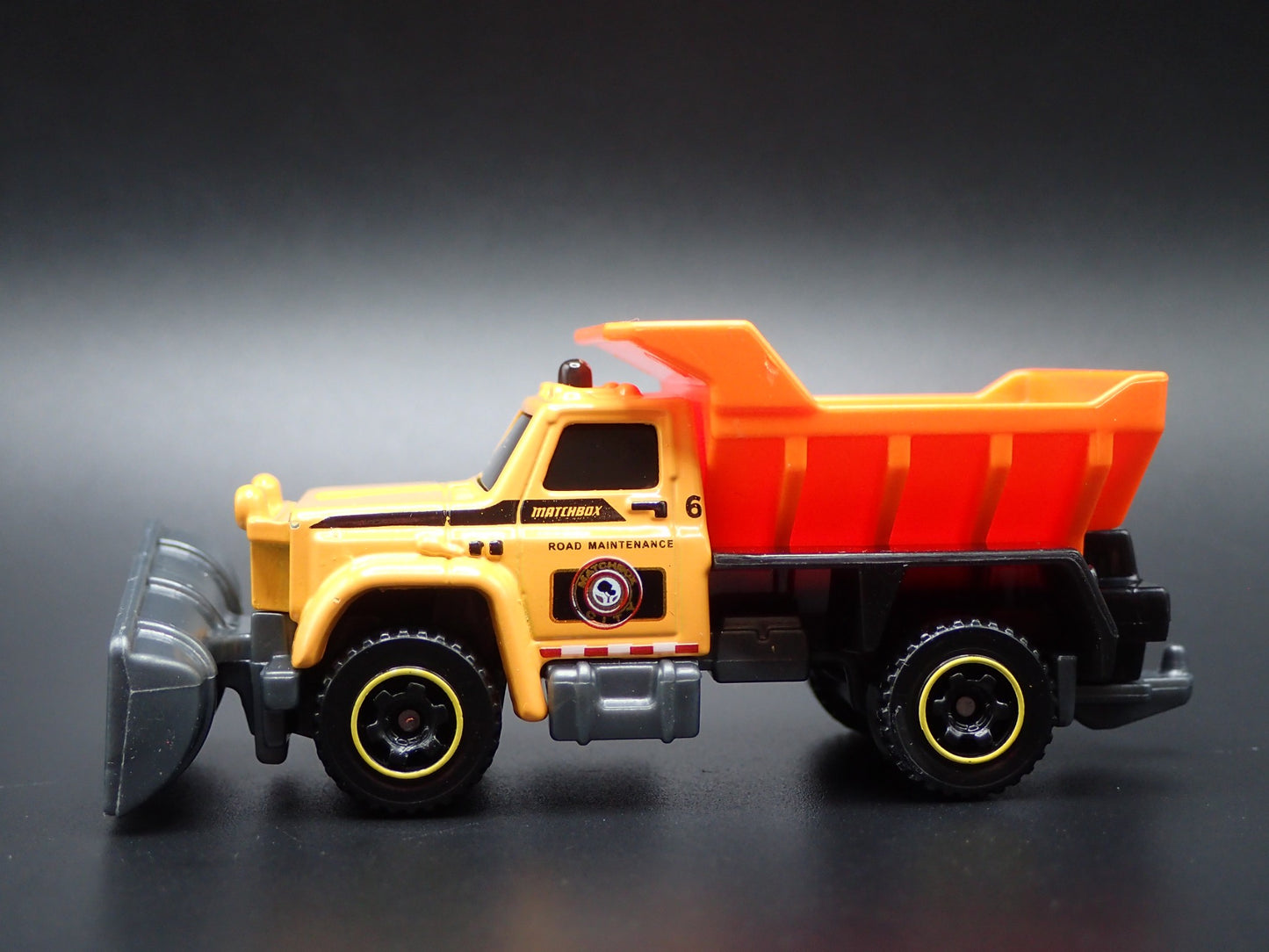 CHEVROLET TRUCK SNOW PLOW ROAD MAINTANCE W HITCH 1:64 MB SCALE DIECAST MODEL CAR