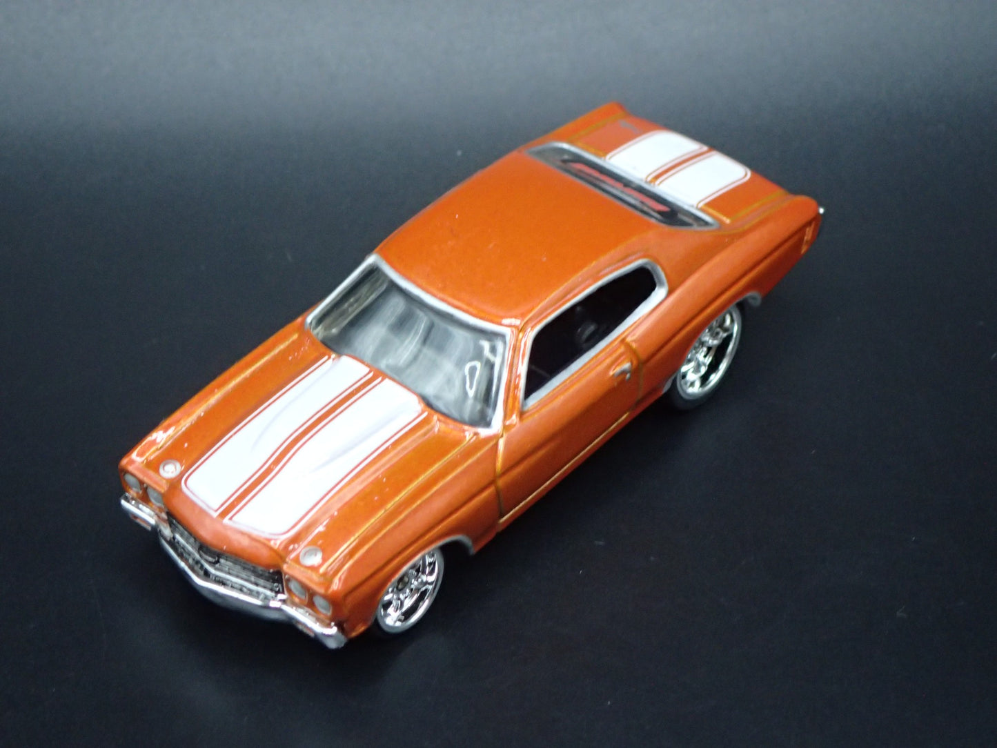 1970 70 CHEVY CHEVROLET CHEVELLE ORANGE 1:64 SCALE DIORAMA DIECAST MODEL CAR