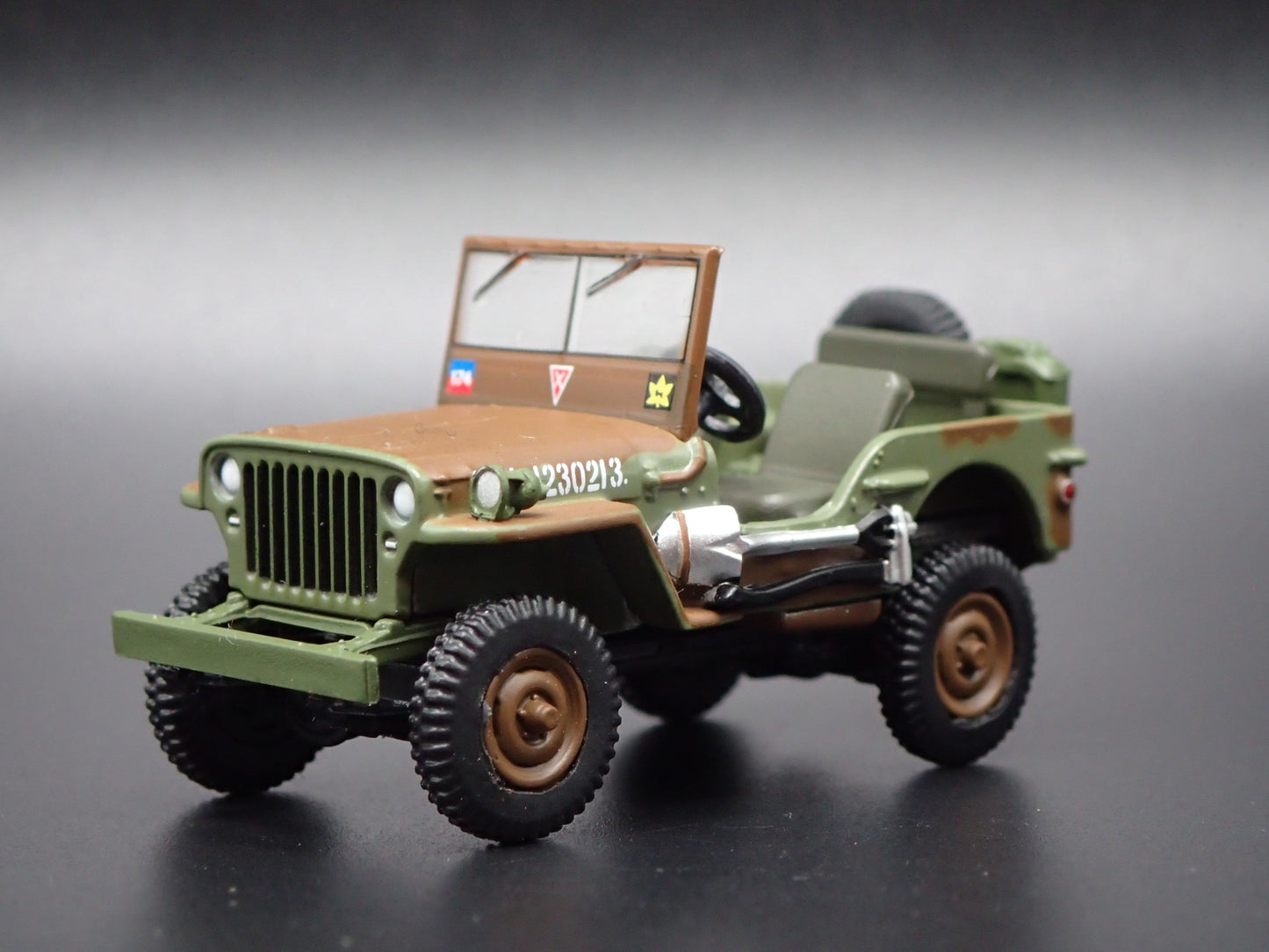 WWII WILLYS MB JEEP 1ST CANADIAN TANK BRIGADE 1:64 SCALE DIECAST MODEL CAR