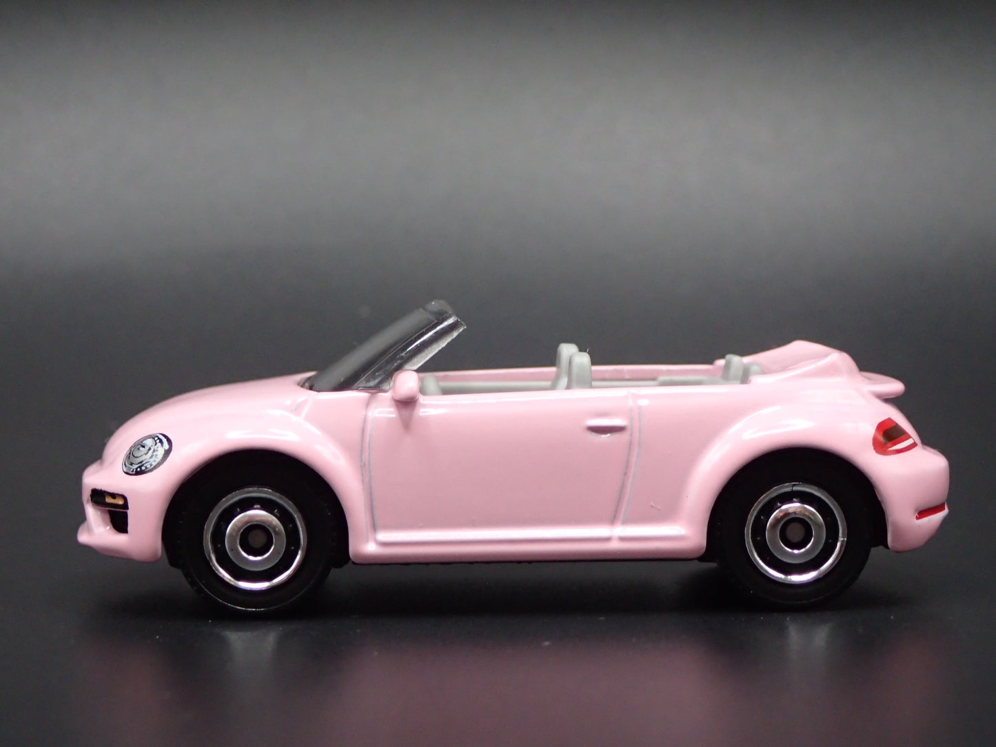 2011-2019 VW VOLKSWAGEN BEETLE BUG CONVERTIBLE PINK 1:64 SCALE DIECAST MODEL CAR