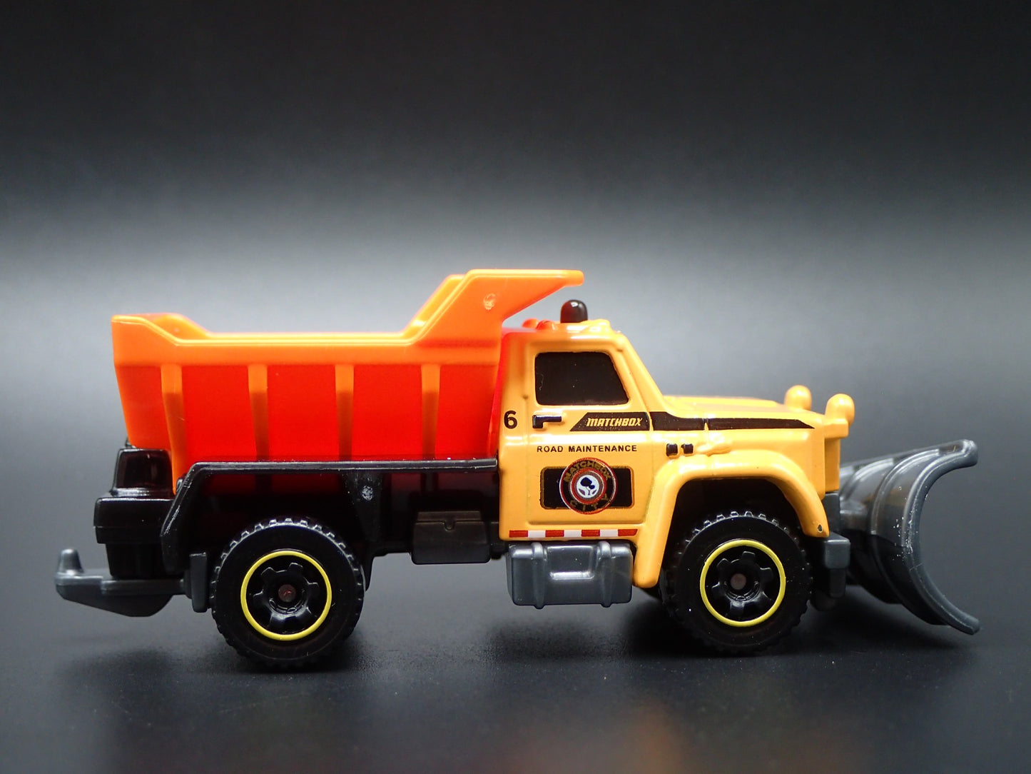 CHEVROLET TRUCK SNOW PLOW ROAD MAINTANCE W HITCH 1:64 MB SCALE DIECAST MODEL CAR