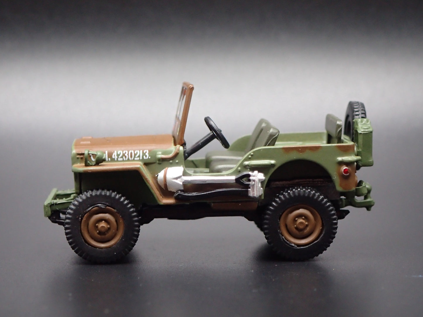 WWII WILLYS MB JEEP 1ST CANADIAN TANK BRIGADE 1:64 SCALE DIECAST MODEL CAR