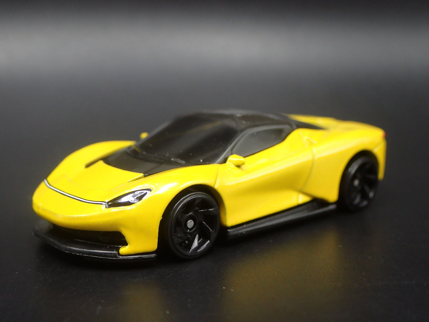 2022-2025 AUTOMOBILI PININFARINA BATTISTA SUPER CAR 1:64 SCALE DIECAST MODEL CAR