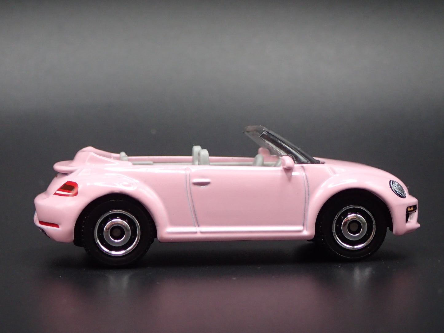 2011-2019 VW VOLKSWAGEN BEETLE BUG CONVERTIBLE PINK 1:64 SCALE DIECAST MODEL CAR