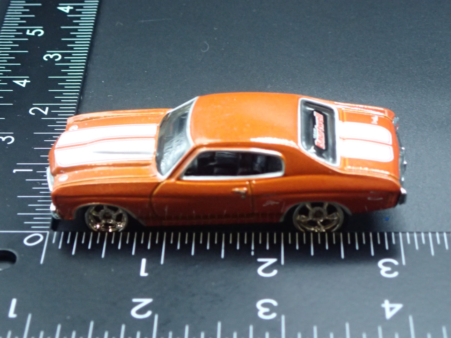 1970 70 CHEVY CHEVROLET CHEVELLE ORANGE 1:64 SCALE DIORAMA DIECAST MODEL CAR