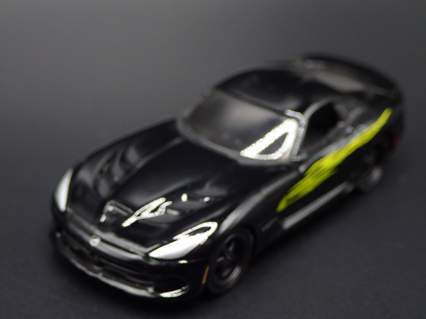 2013- 2017 DODGE VIPER GTC RARE 1/64 SCALE COLLECTIBLE DIORAMA DIECAST MODEL CAR