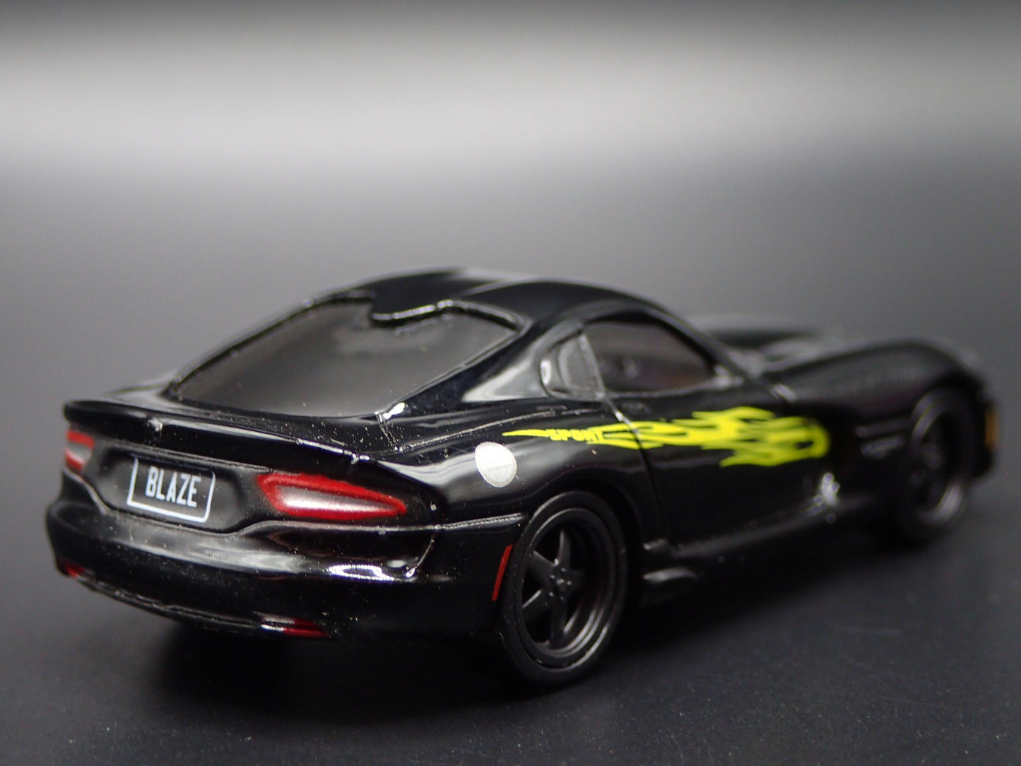 2013- 2017 DODGE VIPER GTC RARE 1/64 SCALE COLLECTIBLE DIORAMA DIECAST MODEL CAR