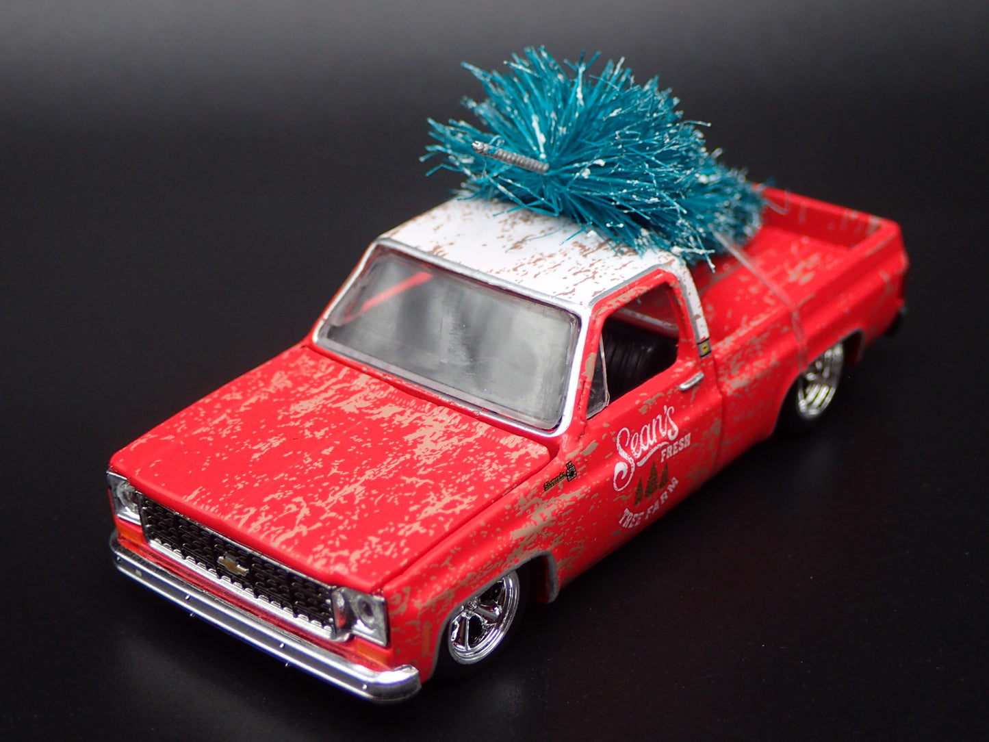 1977 CHEVY CHEVROLET SILVERADO 10 SQUAREBODY TRUCK XMAS 1/64 DIECAST MODEL CAR