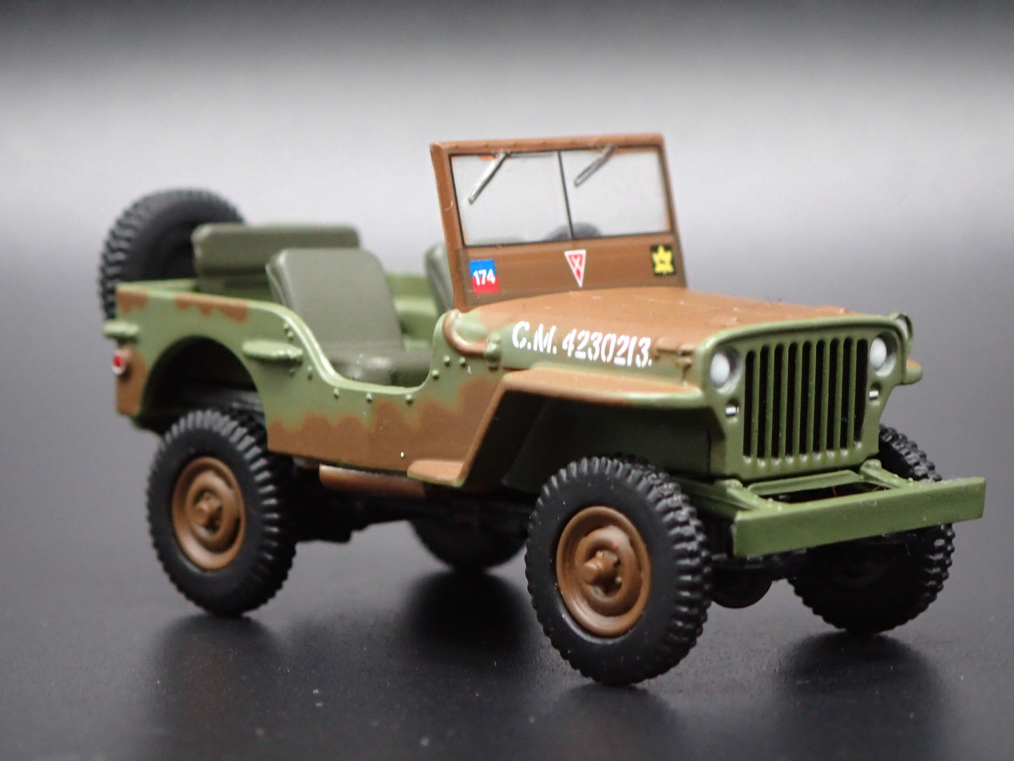 WWII WILLYS MB JEEP 1ST CANADIAN TANK BRIGADE 1:64 SCALE DIECAST MODEL CAR