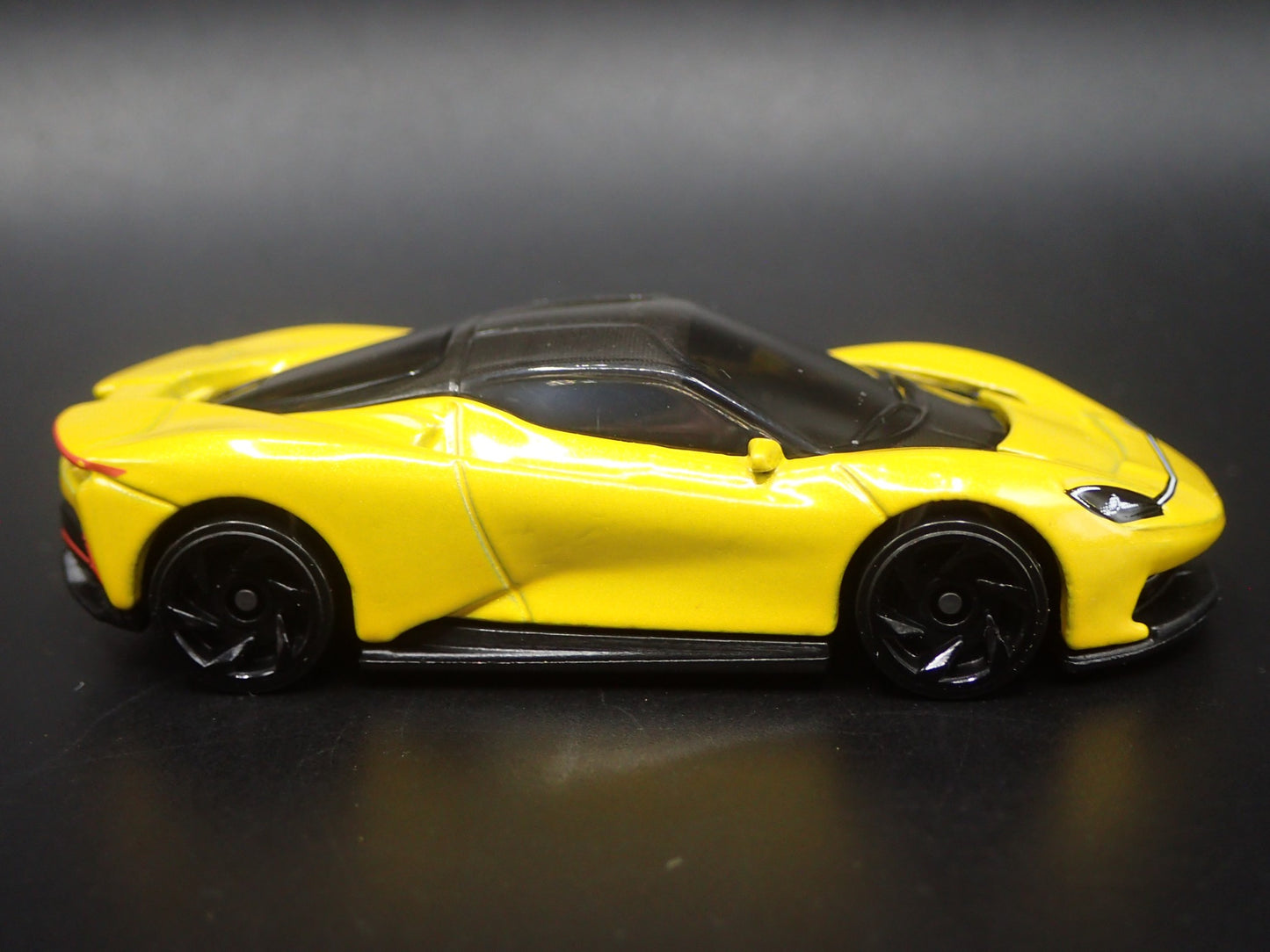 2022-2025 AUTOMOBILI PININFARINA BATTISTA SUPER CAR 1:64 SCALE DIECAST MODEL CAR