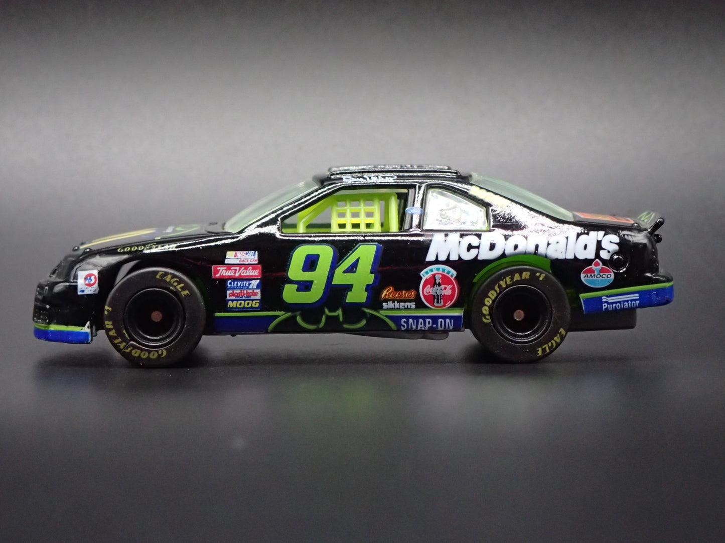 1995 95 FORD THUNDERBIRD 94 BILL ELLIOTT NASCAR 1:64 SCALE DIECAST MODEL CAR