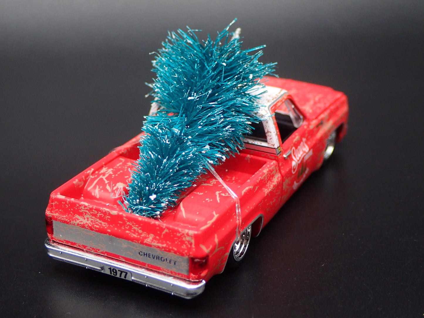 1977 CHEVY CHEVROLET SILVERADO 10 SQUAREBODY TRUCK XMAS 1/64 DIECAST MODEL CAR