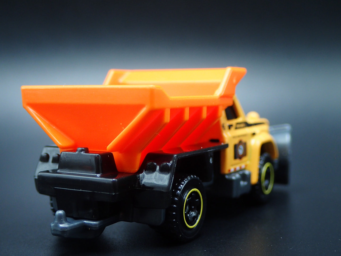 CHEVROLET TRUCK SNOW PLOW ROAD MAINTANCE W HITCH 1:64 MB SCALE DIECAST MODEL CAR