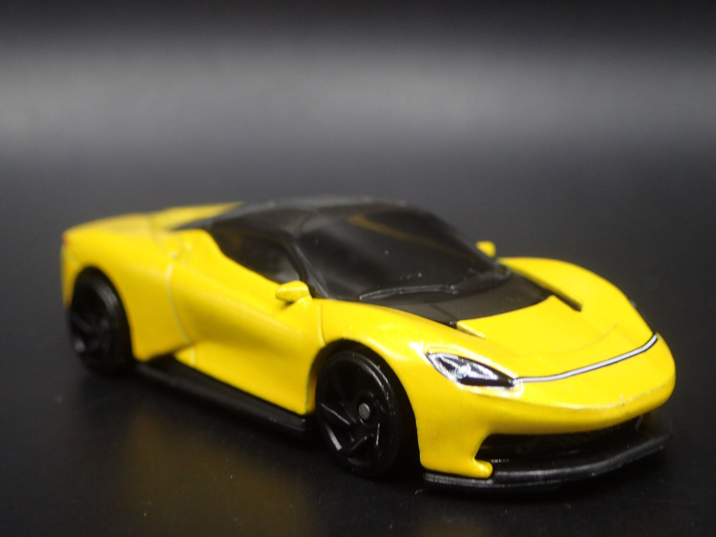 2022-2025 AUTOMOBILI PININFARINA BATTISTA SUPER CAR 1:64 SCALE DIECAST MODEL CAR