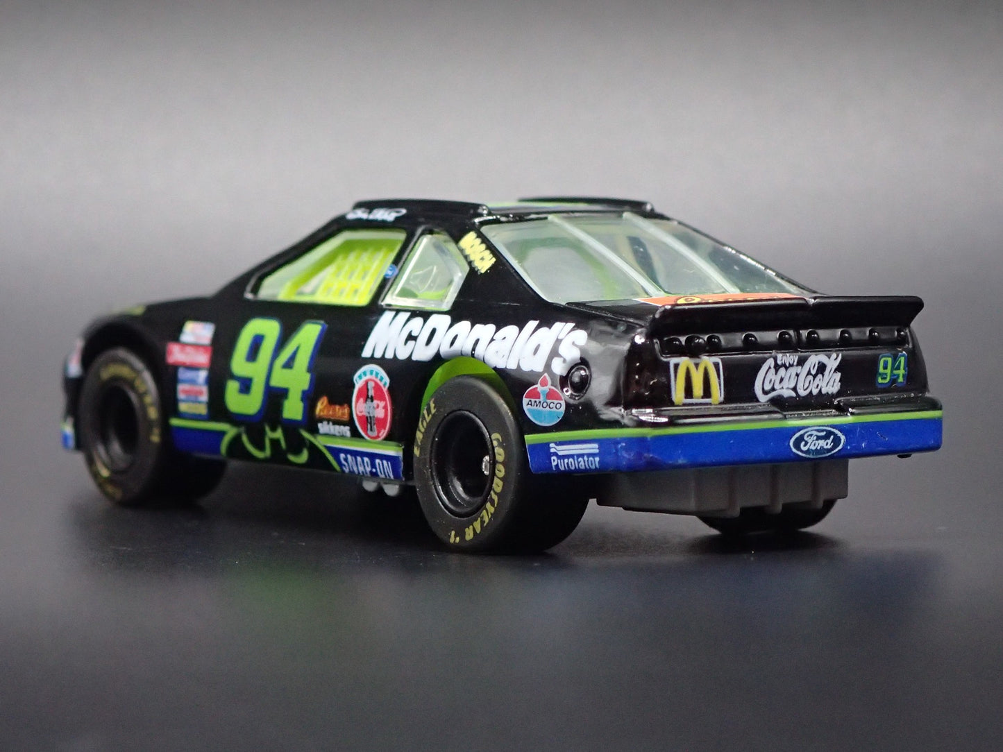 1995 95 FORD THUNDERBIRD 94 BILL ELLIOTT NASCAR 1:64 SCALE DIECAST MODEL CAR