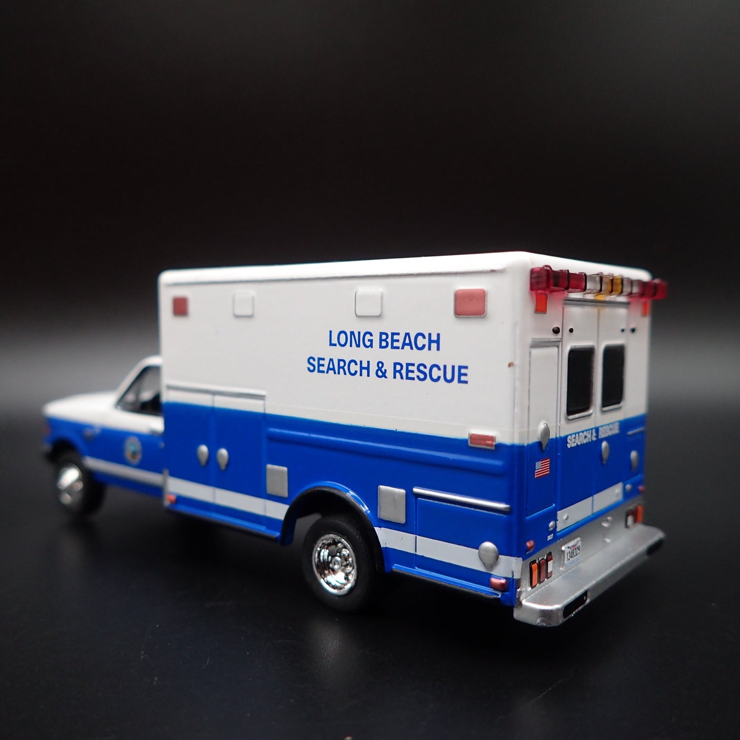 1993 93 FORD F350 AMBULANCE RESCUE LONG BEACH, CA 1:64 SCALE DIECAST MODEL CAR