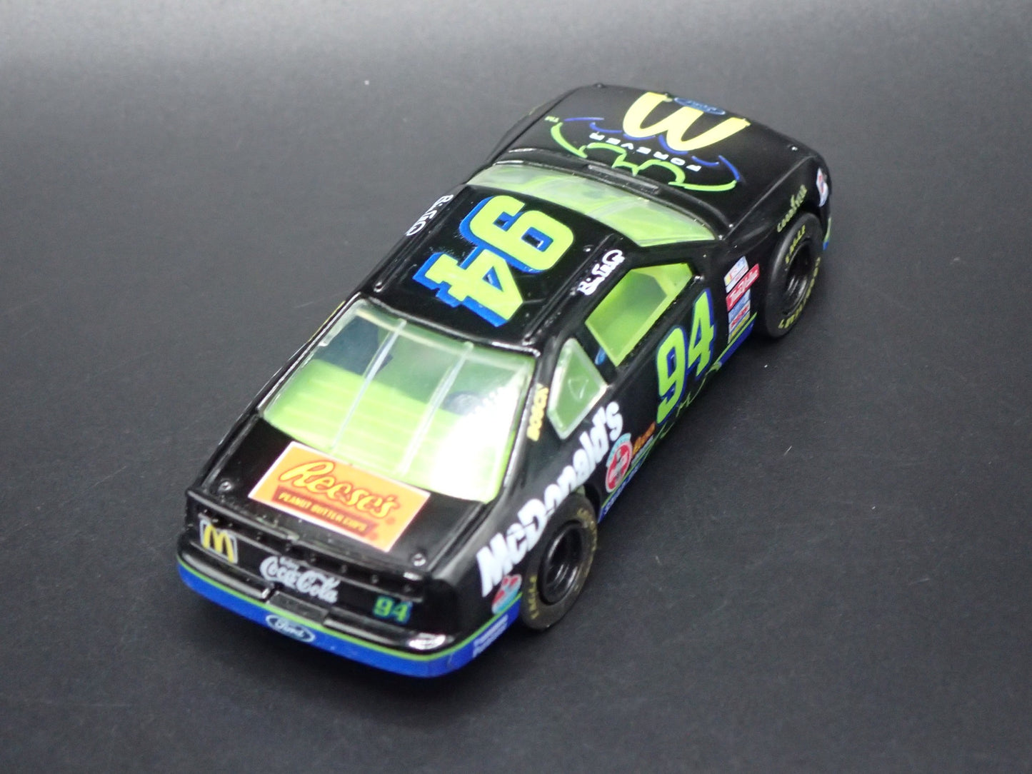 1995 95 FORD THUNDERBIRD 94 BILL ELLIOTT NASCAR 1:64 SCALE DIECAST MODEL CAR