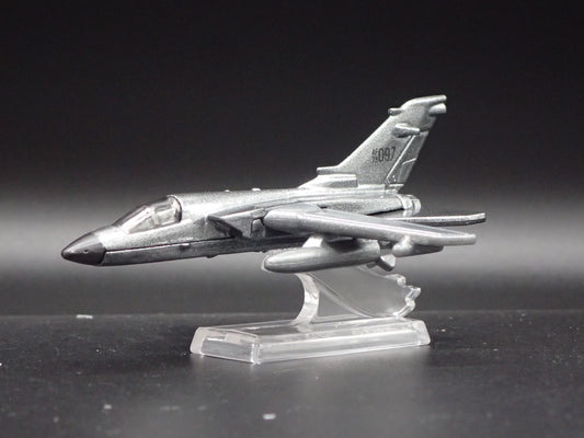 WW84 WONDER WOMAN DC JET PLANE 1:64 SCALE COLLECTIBLE DIORAMA DIECAST MODEL CAR